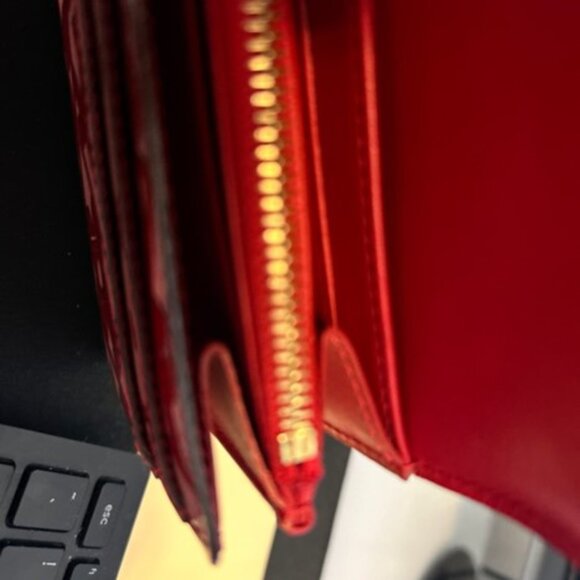 LOUIS VUITTON LV Portefeuille Sarah Long Wallet Vernis Sweet Monogram Red - Picture 9 of 10